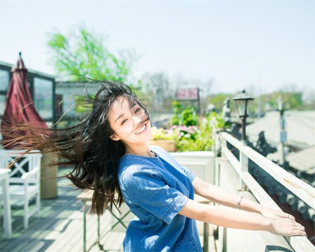 喜欢一个女生应该怎么追（追女孩子的十大绝招）