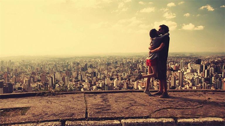 5个小技巧，让他主动搭讪你