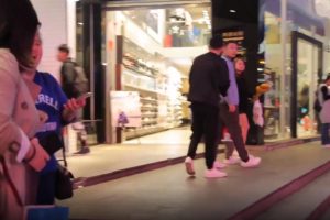 约会居然在游戏厅秀操作！还能这样泡妞，这二十多年白活了！